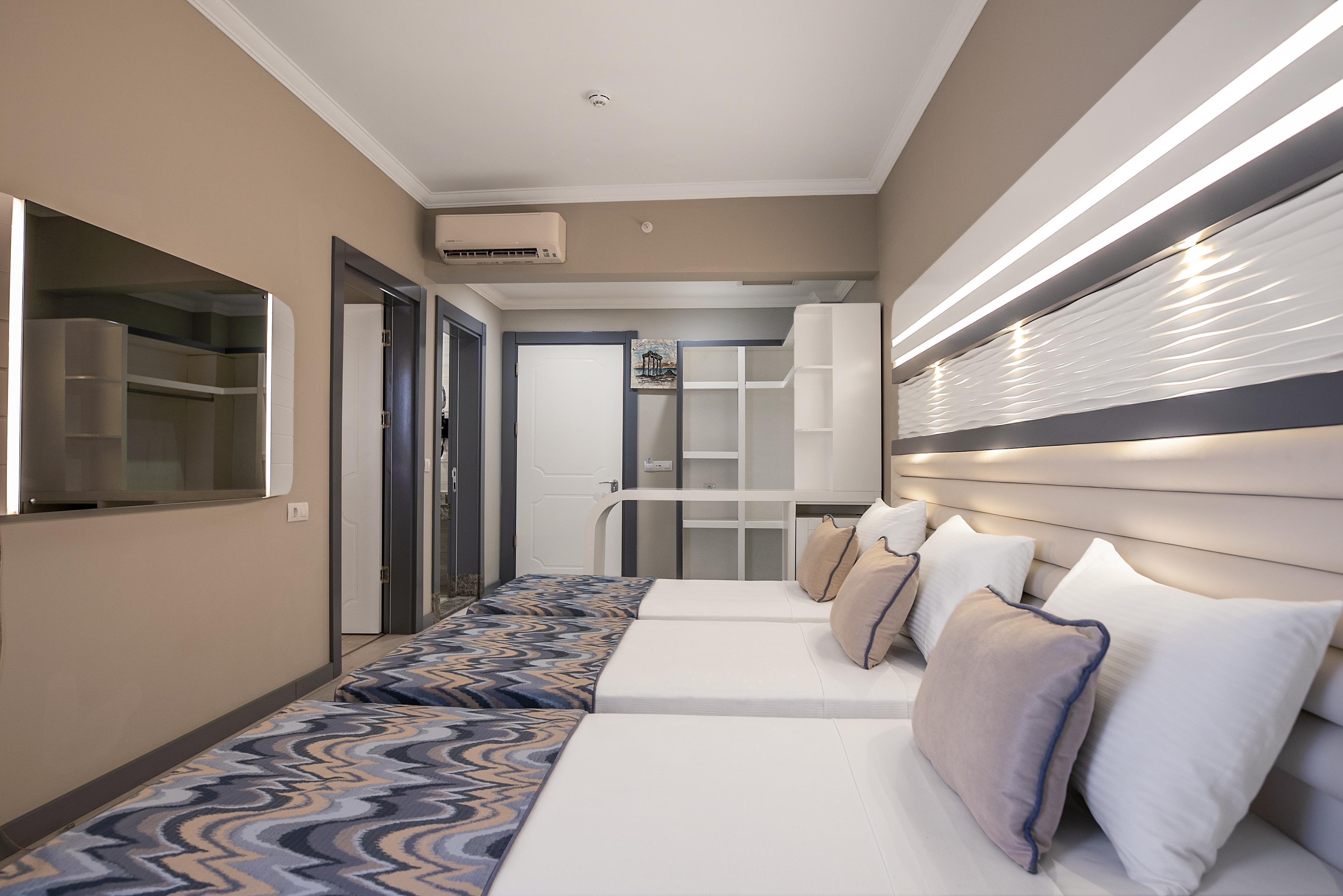 Blue Marlin Deluxe Spa&resort Hotel