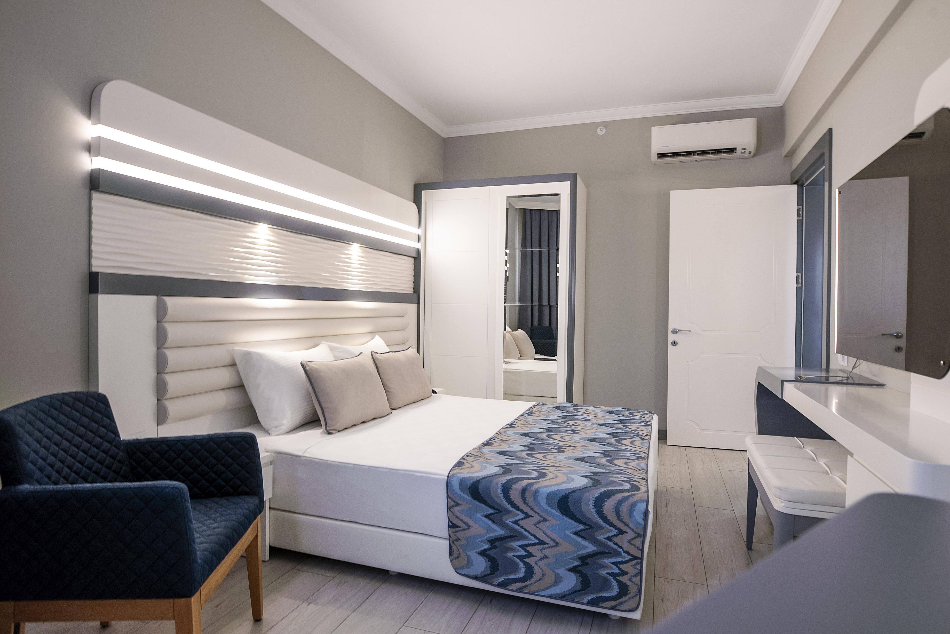Blue Marlin Deluxe Spa&resort Hotel